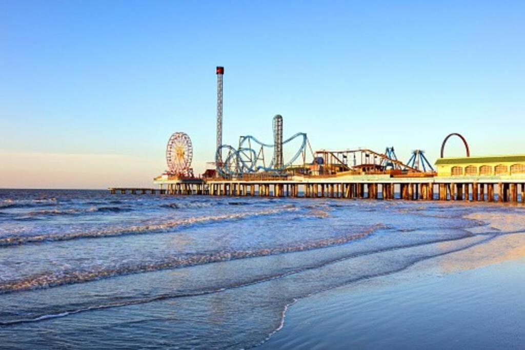 Sea-Renity Heated Pools Steps To The Beach Galveston Exterior foto